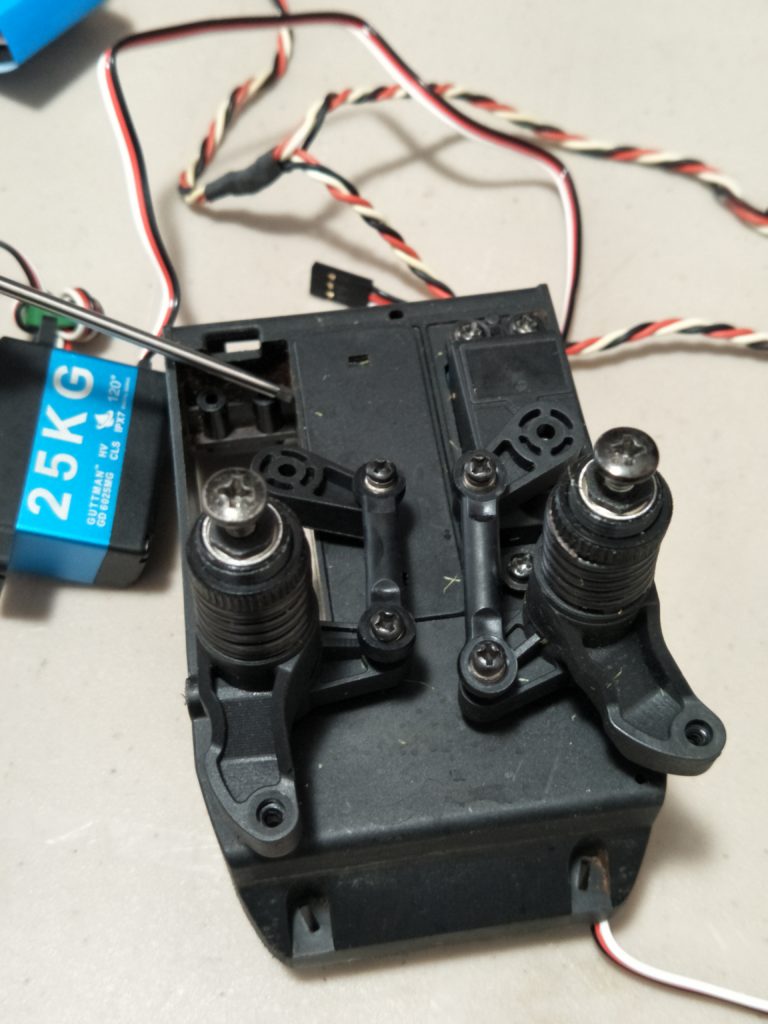Simple Mod – Dual Steering Servos for HPI Savage
